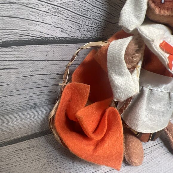 Pilgrim Girl and Boy Annalee Dolls Fall, Thanksgiving - Picture 3 of 13